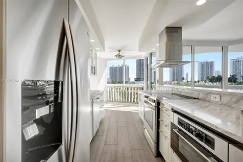 1000 Island Boulevard Aventura FL 33160