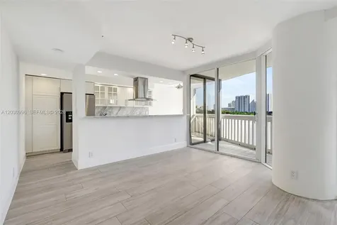 1000 Island Boulevard Aventura FL 33160