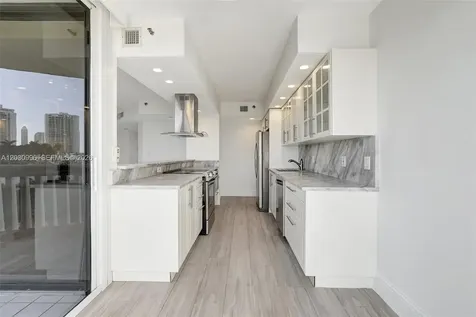 1000 Island Boulevard Aventura FL 33160