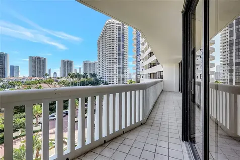 1000 Island Boulevard Aventura FL 33160