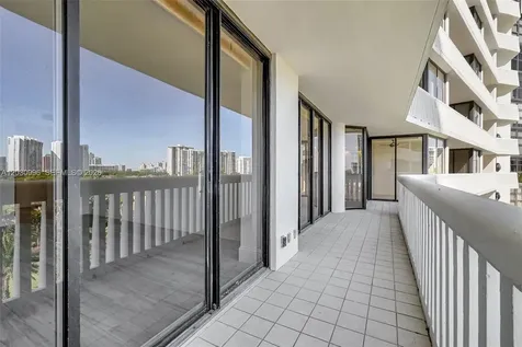 1000 Island Boulevard Aventura FL 33160