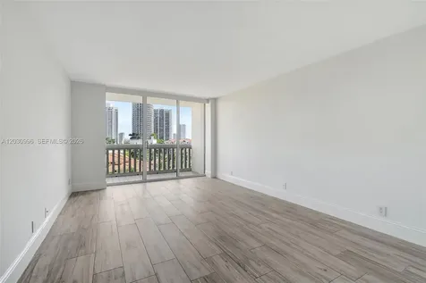 1000 Island Boulevard Aventura FL 33160