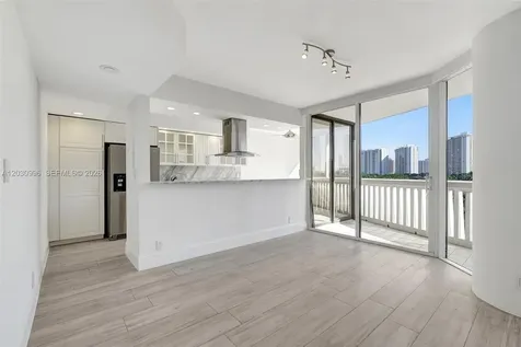 1000 Island Boulevard Aventura FL 33160