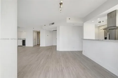 1000 Island Boulevard Aventura FL 33160