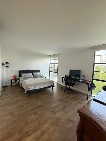 3475 N Country Club Drive Aventura FL 33180