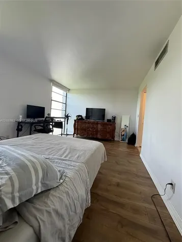 3475 N Country Club Drive Aventura FL 33180