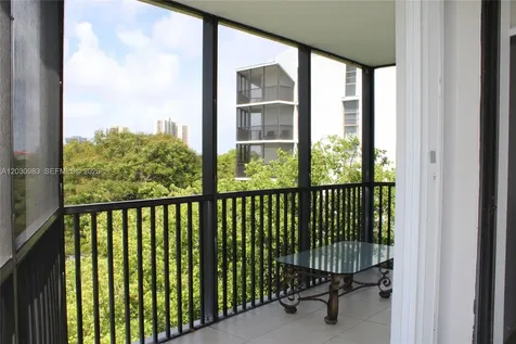 3475 N Country Club Drive Aventura FL 33180