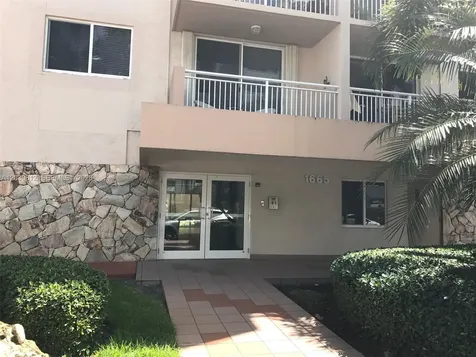 1665 Bay Road Miami Beach FL 33139