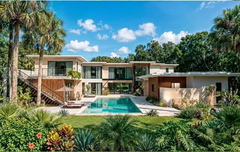 6100 W Suburban Drive Pinecrest FL 33156