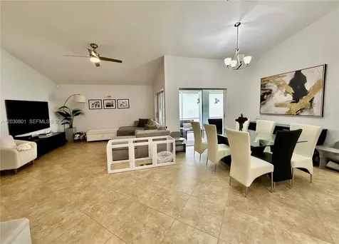 248 W Riverbend Drive Sunrise FL 33326