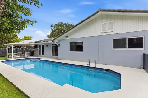 19040 S Saint Andrews Drive Hialeah FL 33015