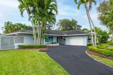 19040 S Saint Andrews Drive Hialeah FL 33015