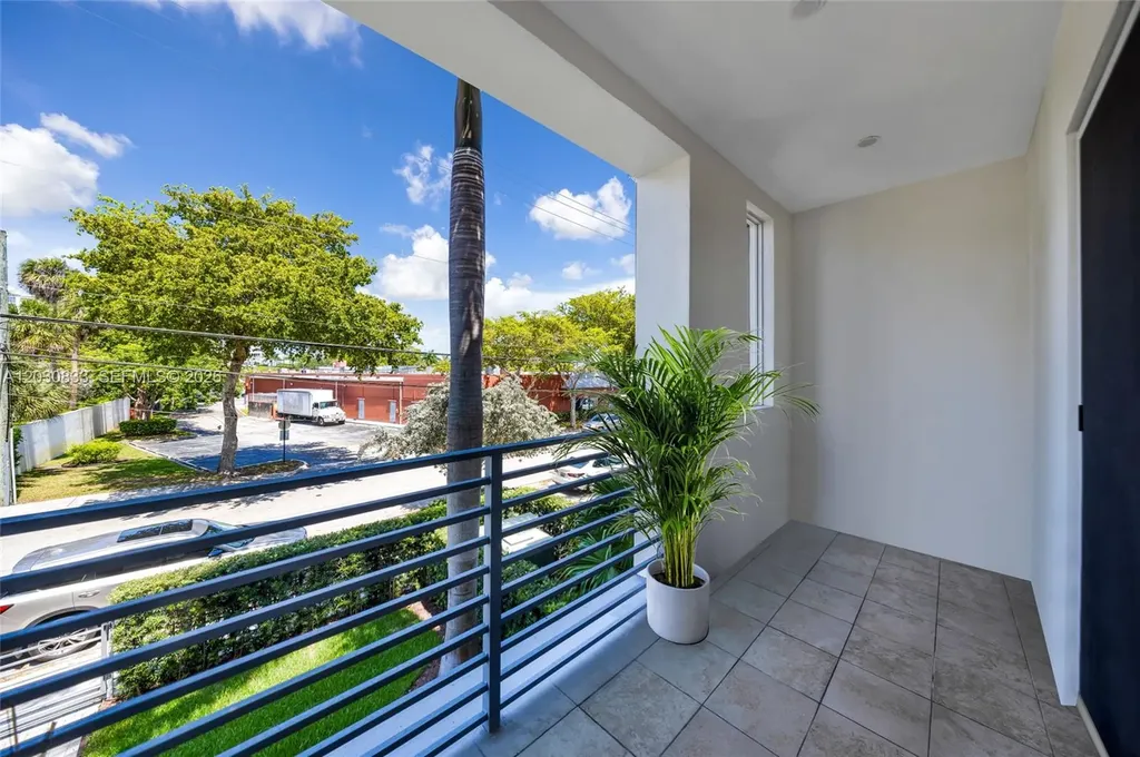 1025 NE 18th Avenue Fort Lauderdale FL 33304