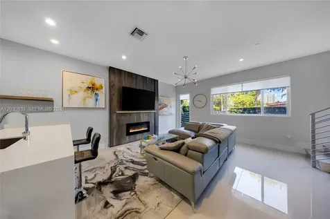 1025 NE 18th Avenue Fort Lauderdale FL 33304