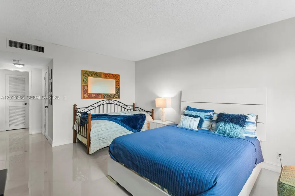 2501 S Ocean Drive Hollywood FL 33019