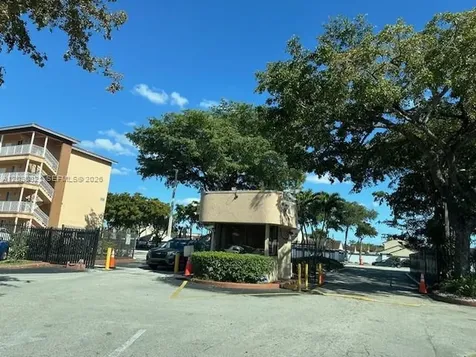 17000 NW 67th Avenue Hialeah FL 33015