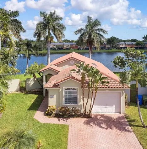 10627 NW 7th Street Pembroke Pines FL 33026