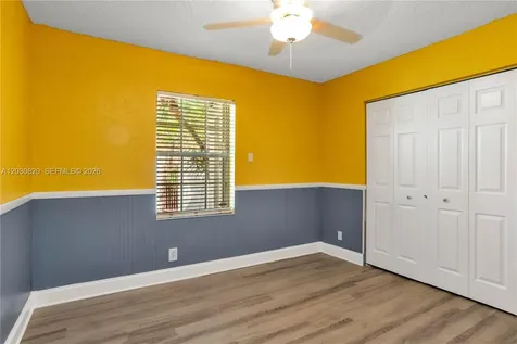 10627 NW 7th Street Pembroke Pines FL 33026