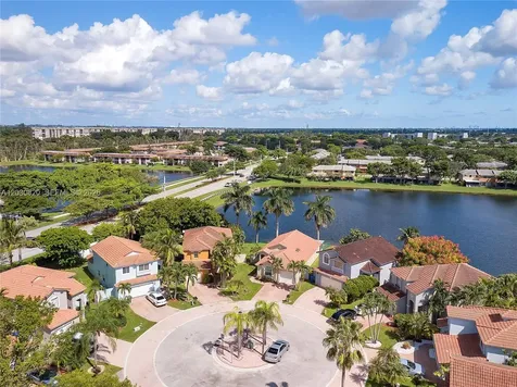 10627 NW 7th Street Pembroke Pines FL 33026