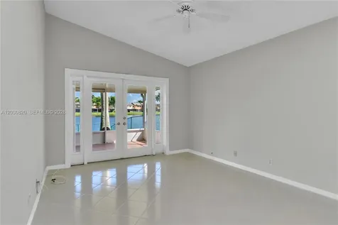 10627 NW 7th Street Pembroke Pines FL 33026