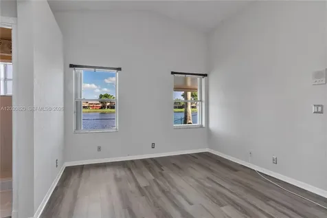 10627 NW 7th Street Pembroke Pines FL 33026