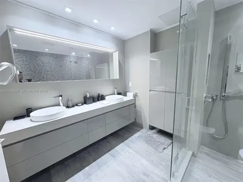 10275 Collins Avenue Bal Harbour FL 33154