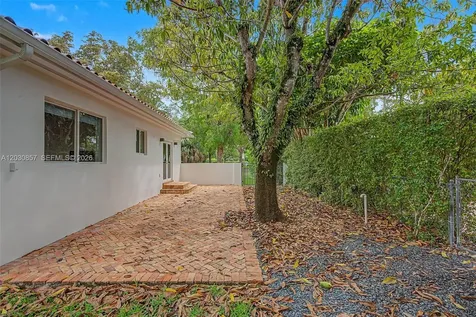 5510 Orduna Drive Coral Gables FL 33146