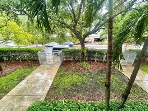 7541 SW 61st Avenue South Miami FL 33143