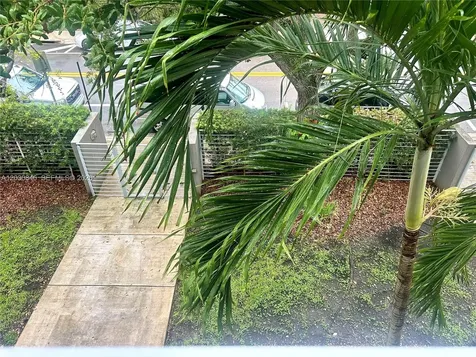 7541 SW 61st Avenue South Miami FL 33143