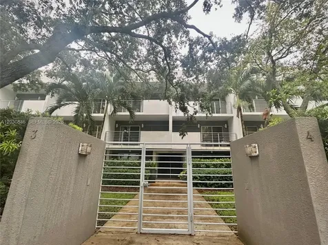 7541 SW 61st Avenue South Miami FL 33143