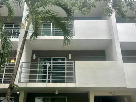 7541 SW 61st Avenue South Miami FL 33143