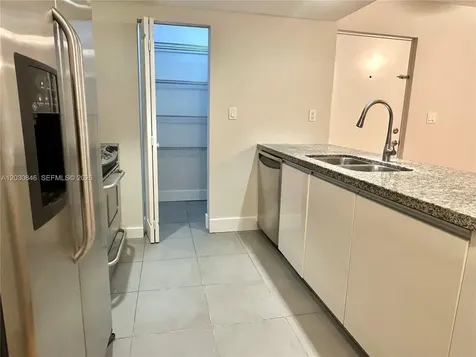 7541 SW 61st Avenue South Miami FL 33143