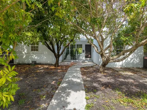 8942 Carlyle Avenue Surfside FL 33154