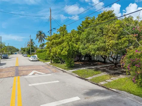 8942 Carlyle Avenue Surfside FL 33154