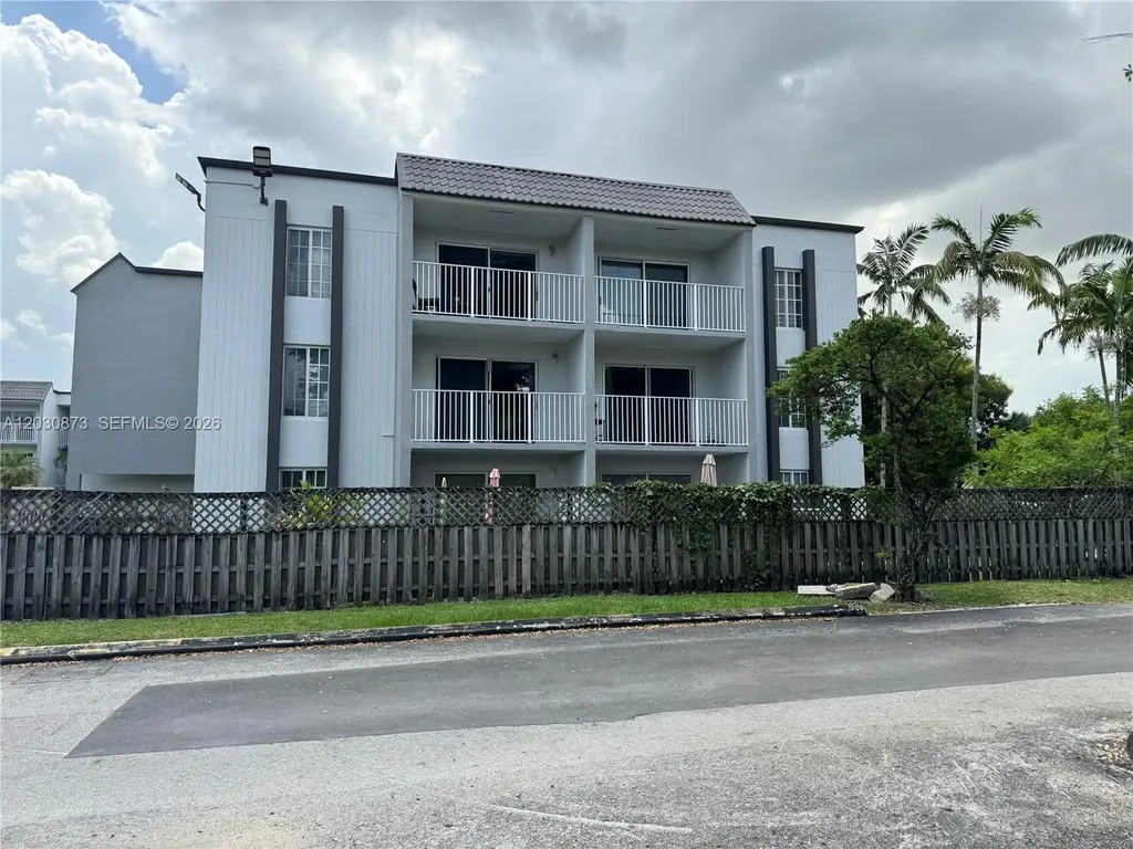 5201 Geneva Way Doral FL 33166