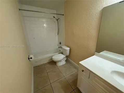 5201 Geneva Way Doral FL 33166