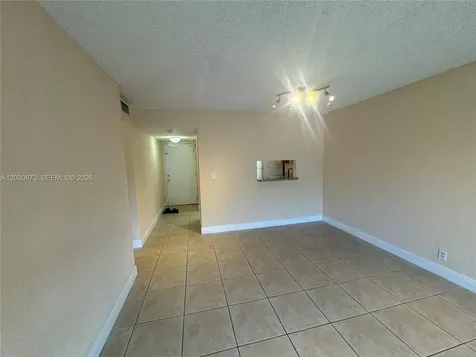 5201 Geneva Way Doral FL 33166