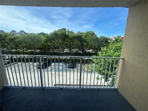 5201 Geneva Way Doral FL 33166