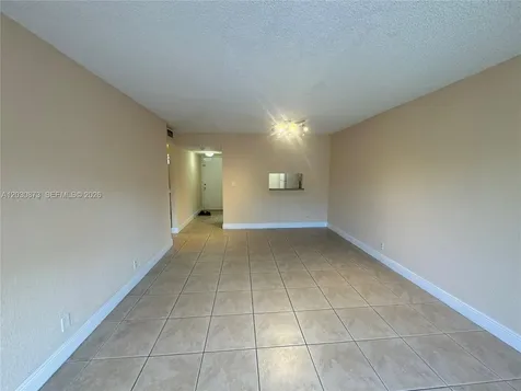 5201 Geneva Way Doral FL 33166