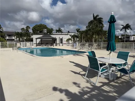5201 Geneva Way Doral FL 33166