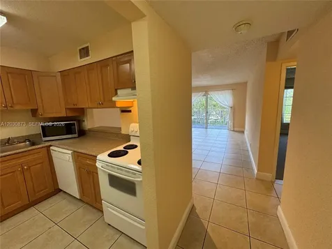 5201 Geneva Way Doral FL 33166