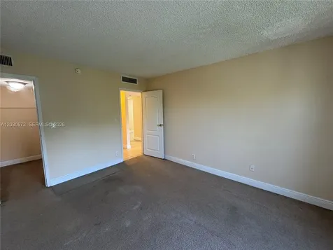 5201 Geneva Way Doral FL 33166