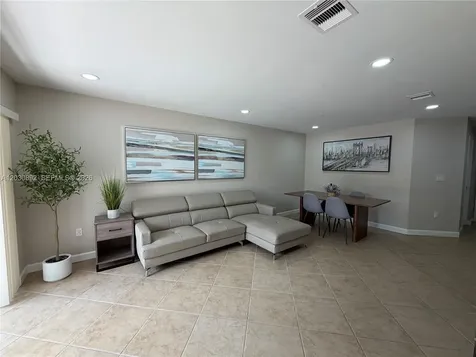 4712 NW 114th Avenue Doral FL 33178