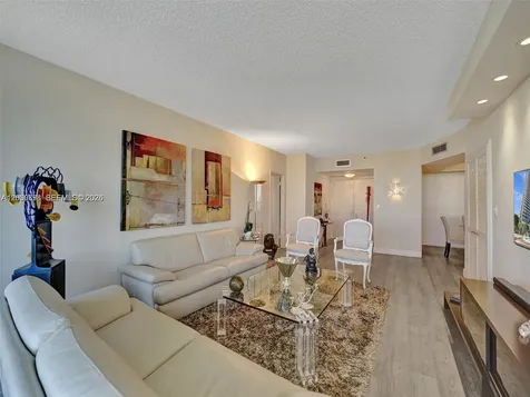 20281 E Country Club Drive Aventura FL 33180