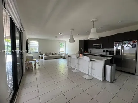 10240 NW 76th Terrace Doral FL 33178