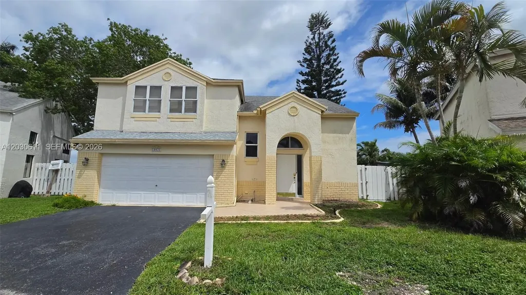 10931 SW 10th Place Davie FL 33324
