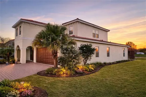 2802 Quiet Water Trail Kissimmee FL 34744