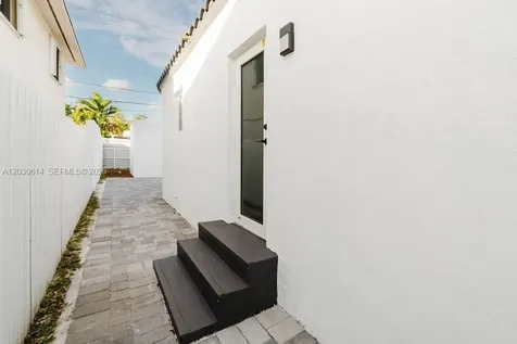 2101 SW 16th Terrace Miami FL 33145