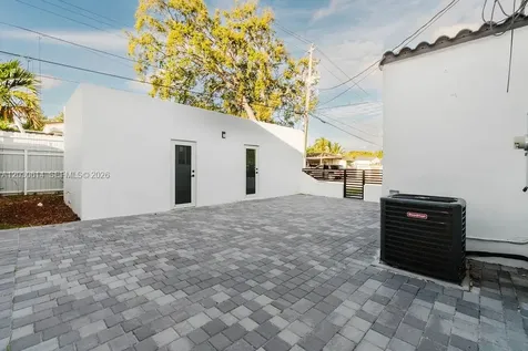 2101 SW 16th Terrace Miami FL 33145