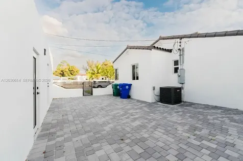 2101 SW 16th Terrace Miami FL 33145